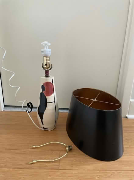 Photo of free Table lamp (Dufferin & Eglinton) #2