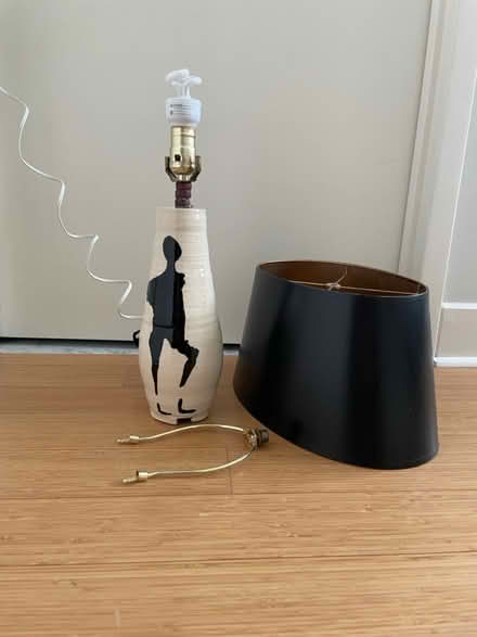 Photo of free Table lamp (Dufferin & Eglinton) #4