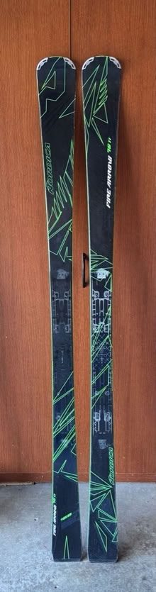 Photo of free Old adult alpine skis (Alta Vista) #1