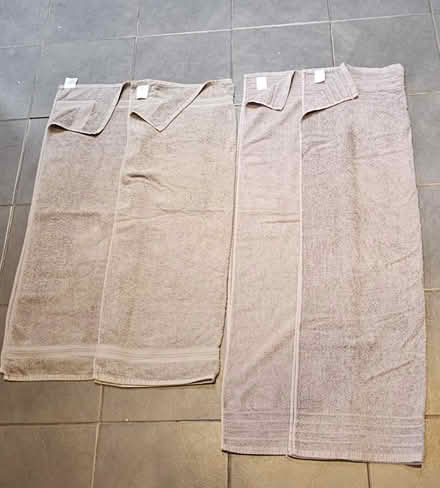 Photo of free 4 towels excellent condition (Enfield EN1) #1