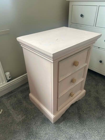 Photo of free Pink bedside draw (lodgemoor S10 S10) #3