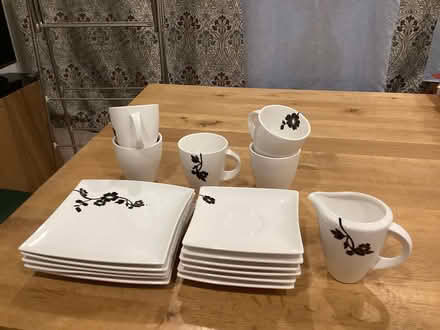 Photo of free Crockery set (TW9 (Kew)) #1