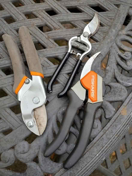 Photo of free 3 pair hand pruners (Odenton) #1