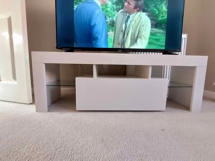 Photo of free Tv cabinet (DE22) #1