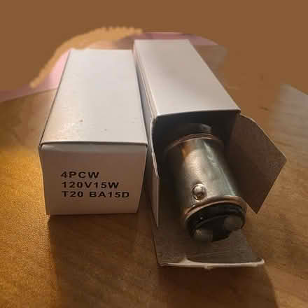 Photo of free Sewing Machine Bulbs (60515) #1