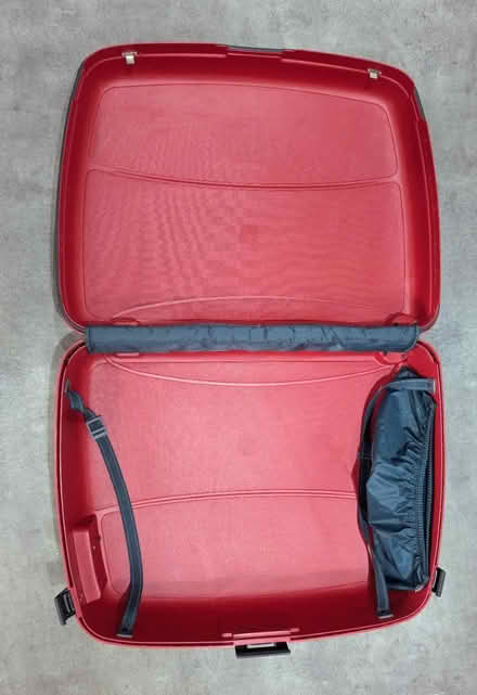 Photo of free Hardshell suitcase (DA7 Bexleyheath) #1