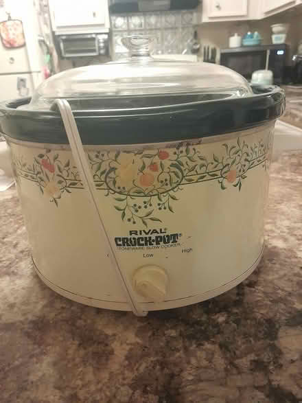 Photo of free Rival crock pot (Amber meadows 21702) #2