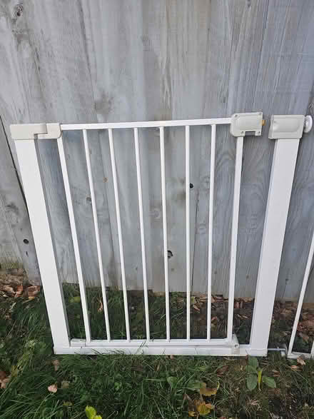 Photo of free Pressure fit stair gate (SW16 (streatham common)) #1