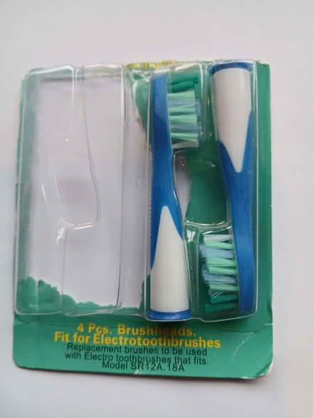 Photo of free two toothbrush heads (Barkham RG41) #1