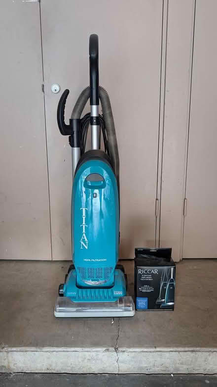 Photo of free Titan T3200 Vacuum (Terra Linda) #1