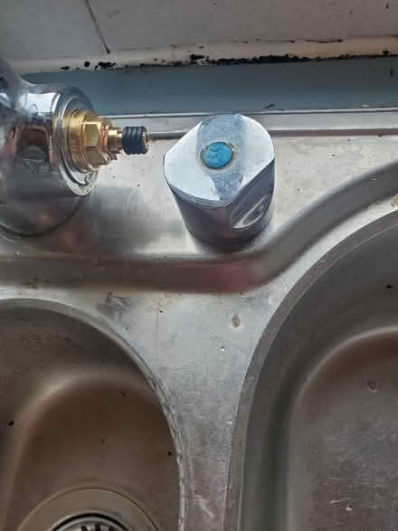 Photo of Hot and cold tap handles for 20 spline valve (Kendal LA9) #1