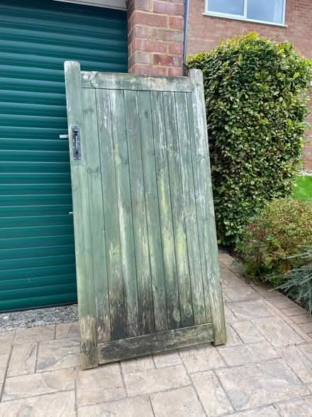 Photo of free Gate (London Rd, HW HP11) #1