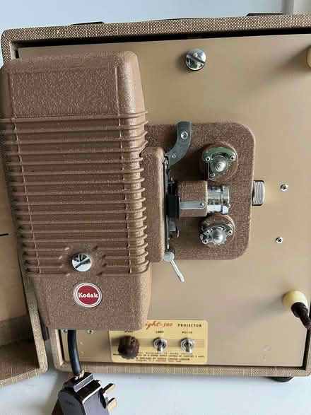 Photo of free Vintage projector (WR6 Leigh) #2