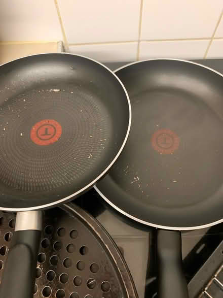 Photo of free Pots,Pans,Pizza Trays,Baking Trays (Colney Hatch N10) #4