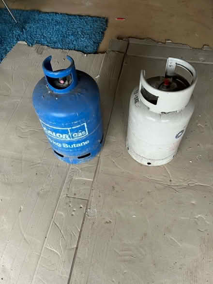 Photo of free Sterling gas grill (Hertford Heath SG13) #4