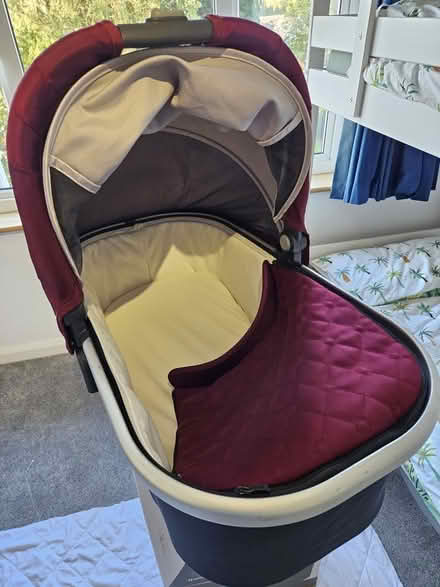 Photo of free Uppababy Cruz Carrycot, Burgundy (Shepherds Bush W14) #2