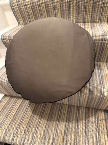 Photo of free Circular cushion (W13) #1