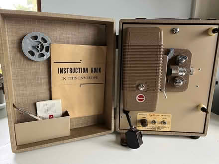 Photo of free Vintage projector (WR6 Leigh) #3