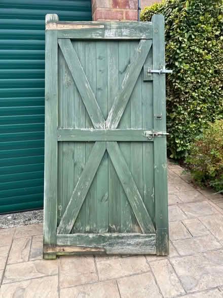 Photo of free Gate (London Rd, HW HP11) #2