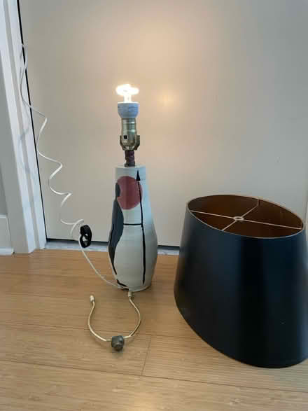 Photo of free Table lamp (Dufferin & Eglinton) #3