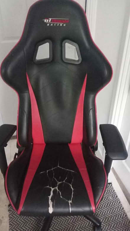 Photo of free Computer gaming chair (Weybridge KT13) #1