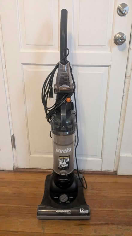 Photo of free Vacuum eureka (Somerville, Spring Hill) #1