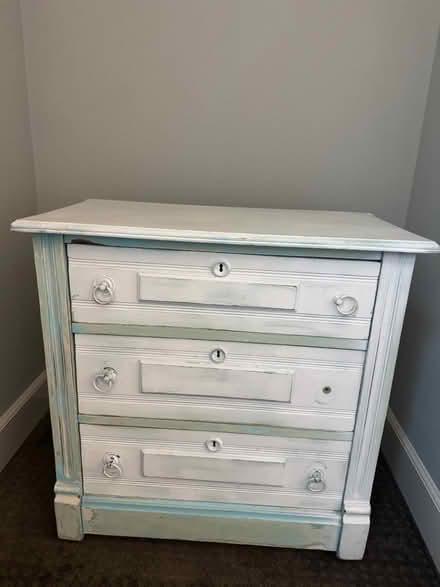 Photo of free Set of drawers (West Petaluma) #1