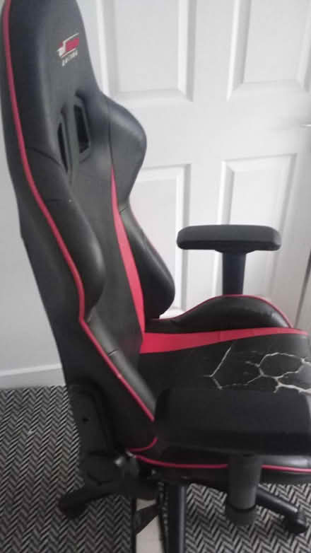 Photo of free Computer gaming chair (Weybridge KT13) #3