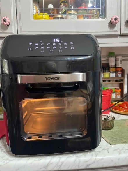 Photo of free Tower 12L airfryer oven in need of expert (Tilekiln TN38) #1