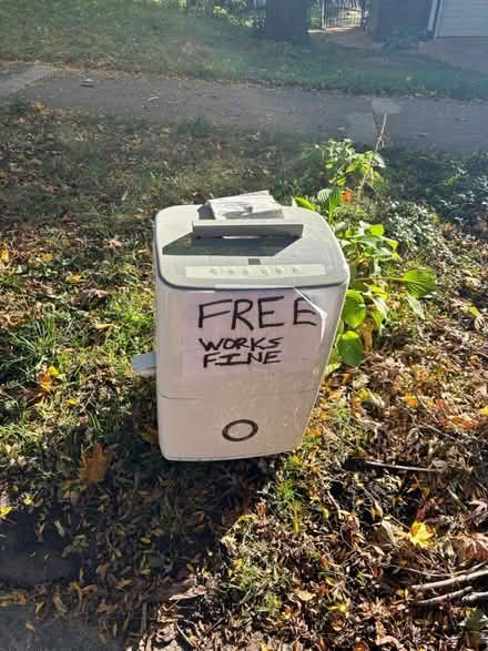 Photo of free Dehumidifier. Working condition (Near west - Reservoir Park) #2