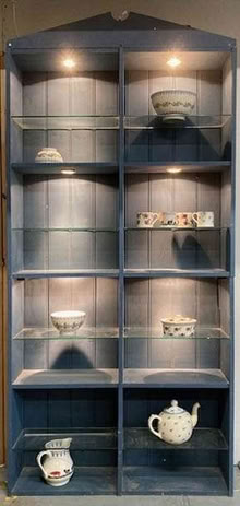 Photo of free KNIGHTON: Display cases (repost) with low voltage lighting (Knighton LD7) #3