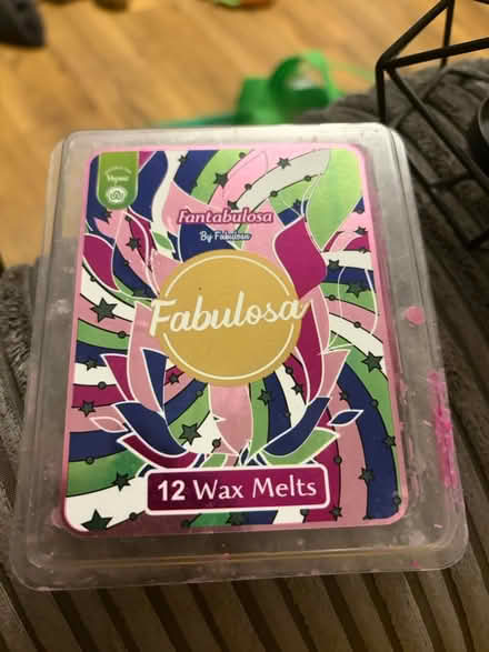 Photo of free Wax melt holder and wax melts (Kidderminster DY10) #2