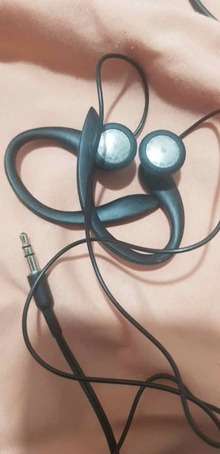 Photo of free 3.5mm jack Philip earphones (IG6) #2