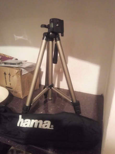 Photo of free Camera Tripod (NW10) #1