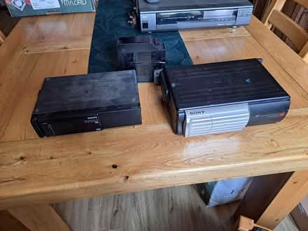 Photo of free CD Autochangers (Hitchin, Halsey Drive) #1