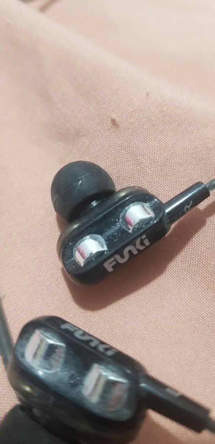 Photo of free Dual drive 3.5 mm wired earphones (IG6) #2