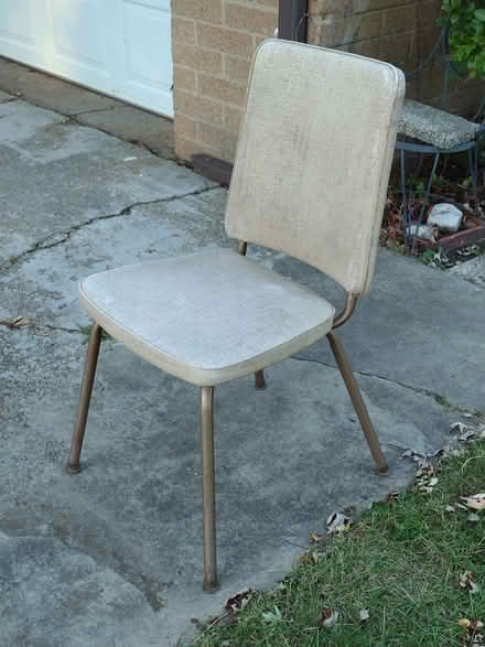 Photo of free Vintage chair (Ypsilanti, MI 48198) #2