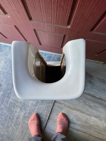 Photo of free Pedestal sink, 2 pieces (Calaveras and Piedmont) #2