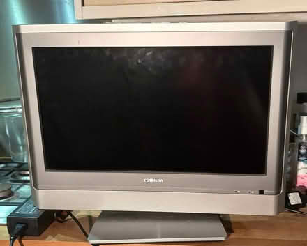 Photo of free Toshiba 20WLT56B 20’’ LCD TV Freeview/Tilt/Swivel Stand (Lemsford AL8) #1
