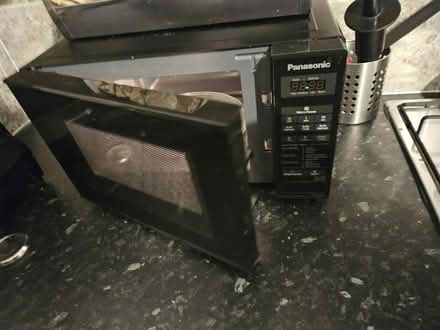 Photo of free 2 old microwaves:1 works,1 doesn't (Charlton: Greenwich,London,SE7) #1