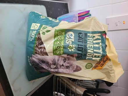 Photo of free Cat litter tray and half bag litter (South Reading RG2) #3