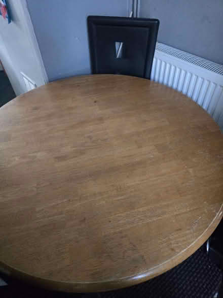 Photo of free Round table (Wednesfield Wolverhampton) #1