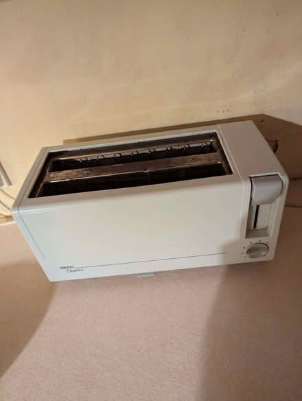 Photo of free Swan toaster (St Albans AL1) #1