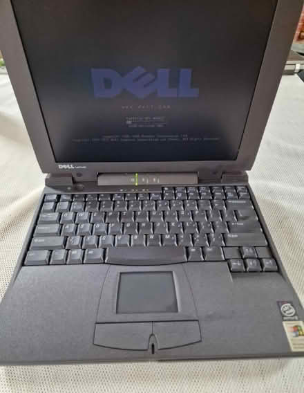Photo of Old Broken Laptop (Knebworth SG3) #1