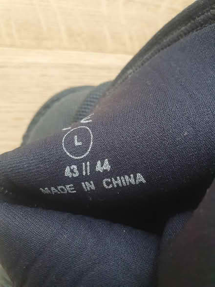 Photo of free Scuba diving boots & fins large (Twickenham TW2) #3