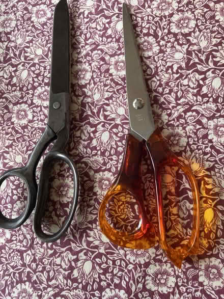 Photo of free sewing box/scissors (CT14) #1