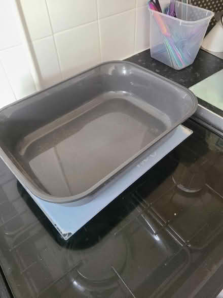 Photo of free Cat litter tray and half bag litter (South Reading RG2) #1