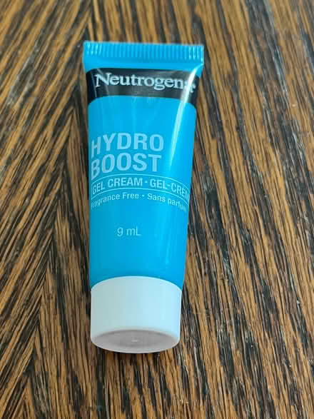 Photo of free Neutrogena face cream samples (Hintonburg) #1