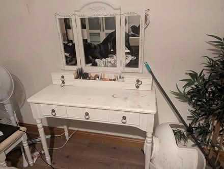 Photo of free Vanity Desk With Drawers (BT31) #3