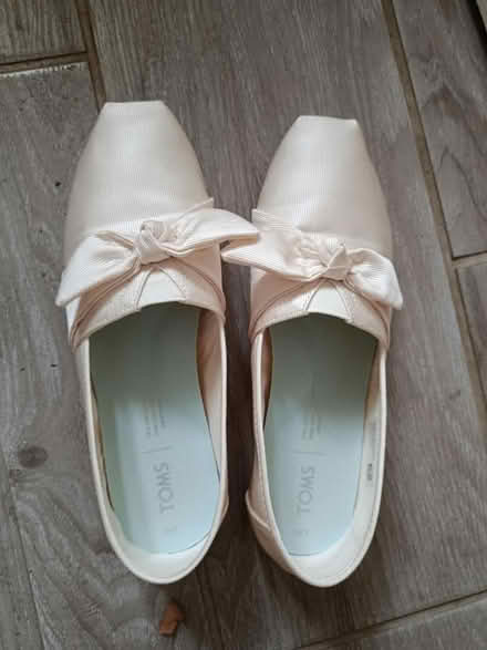 Photo of free Toms size 5 (OX3 Wood Farm) #1